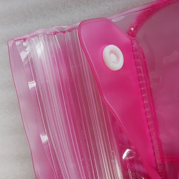 Waterproof Cellphone Pouch with lanyard and plugs - Picture 4 of 7